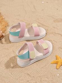 这款儿童粉白相间简约撞色厚底凉鞋，适合夏季生活、休闲穿着、户外玩耍，以及日常穿着，全天舒适。 - 彩色 - 查看 4
