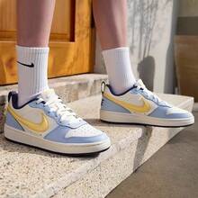 Nike أحذية رياضية كاجوال منخفضة الكاحل للأطفال الكبار من BOROUGH - أبيض أزرق - مشاهدة 1