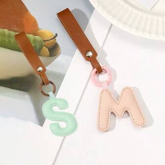 1 Stück witziger S & M Buchstaben Schlüsselanhänger Anhänger, interessanter Buchstaben Anhänger, Taschendekoration Accessoire, farbiger Buchstaben Schlüsselanhänger