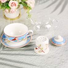 一套耐热喜鹊造型茶壶套装，纯白色带金色镶边茶壶和茶杯，可重复使用的陶瓷咖啡/茶杯套装，是圣诞节、万圣节、复活节、感恩节的理想礼物。