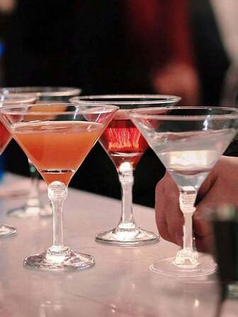 5/10pcs 5oz Plastic Martini Cups, Suitable For Juice, Champagne And Desserts, Reusable, Ideal For Weddings, Valentine's Day And Other Parties (Champagne Cups, Plastic Cups, Birthday Cups)