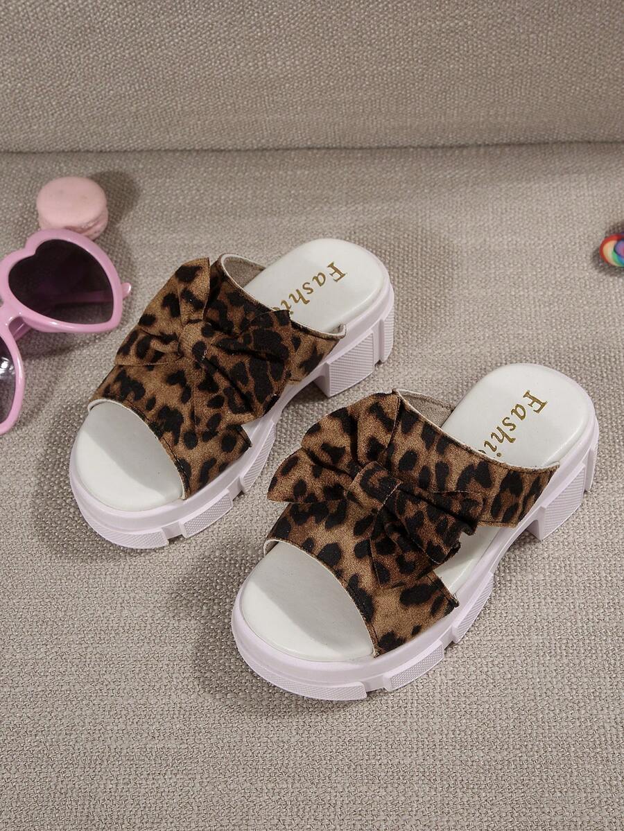 一双时尚儿童高跟豹纹蝴蝶结拖鞋，新款女童高跟拖鞋，女孩喜欢的鞋子，沙滩凉鞋，软底厚底沙滩凉鞋，波西米亚风格，凉鞋，休闲度假派对凉鞋，美鞋 - 彩色 - 查看 1