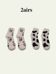 Conjunto de meias listradas e de pelúcia aconchegantes com estampa de vaca - meias felpudas, quentes e felpudas para mulheres/meninas, estampa fofa de vaca e design listrado clássico, meias macias e confortáveis para dormir em casa no inverno e uso diário | 1 par/ 2 pares/ 4 pares/ 6 pares
