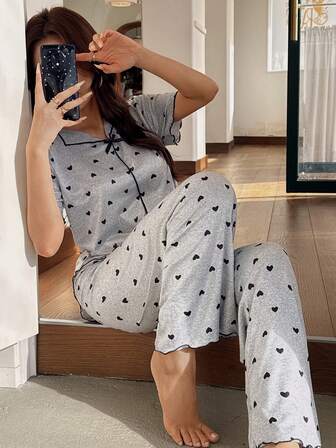 2pcs Women's Pajama Set, Heart Print V-Neck Short Front Long Back Short Sleeve Top And Long Pants, Cute Black Sleepwear Set, Women Casual Loungewear, Women's Intimate Apparel, Suitable For Spring And Summer