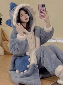 Coral Fleece Sleepwear, Women's Thick Long Cute Shark Pattern Bathrobe, Winter Flannel Loungewear, Machine Washable - Perfect For Home, Thick Bathrobe Dry And Comfortable, Women's Bathrobe, Perfect Gift Choice, Women's Bathrobe Gift Recommendation (Random Buttons) Bathroom Decor - Multicolor - View 1