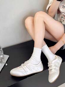 1 Pair Women's Elegant, Fashionable, Minimalist, Lightweight, Comfortable, Charming Ballerina Flats, 2025 New Commuting French Retro Hollow-Out Soft Sole Non-Slip Casual Mary Jane Shoes - White - View 3