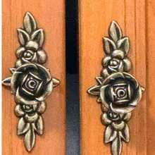 Vintage Rose Shaped Drawer Pulls Set: Antique Style, Suitable For Vanity, Nightstand, Wardrobe And Cabinet Doors - Bronze - View 5