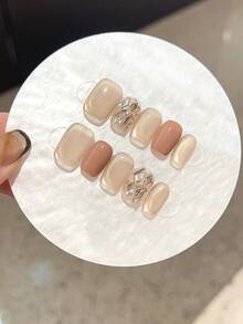 10片美拉德染色咖啡色手绘水钻网格闪亮钻石猫眼按压式短假指甲，新款秋冬短方形和圆形甜美别致美甲，适合作为送给女性和女孩的礼物