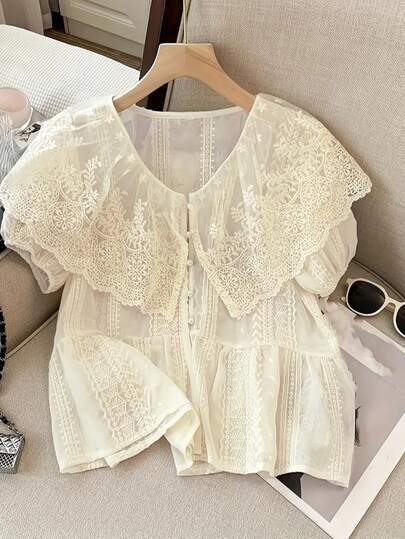 Blusa elegante de encaje con escote en V/Blusa transparente con volantes y detalles de botones, blusas de unicolor con mangas abullonadas, adecuadas para uso diario, citas, meriendas en primavera/verano. Se puede usar como ropa interior o exterior, combinar con faldas para un ambiente romántico francés, adecuado para salir con amigos o ir de compras los fines de semana