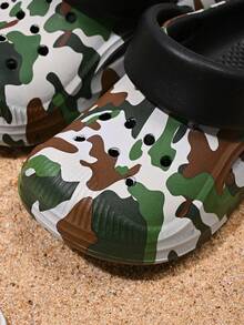 1 par de sandalias casuales ligeras y cómodas con estampado de camuflaje y diseño de dibujos animados para niños, para primavera/verano - Negro - Ver 6