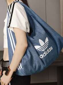 Adidas 阿迪达斯 ALWAYS ORIGINAL 单肩包，牛仔布风格，大容量云朵包，运动包，阿迪达斯 Originals 三条纹标志吊坠，棉质云朵单肩手提包，男女通用，蓝色 - 寶藍色 - 查看 12