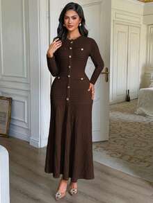 فستان أنيق للنساء بياقة مستديرة وأكمام قصيرة، مزين بأزرار وجيوب وقماش أنيق، مناسب للمواعيد والأعياد والحفلات والخروجات والعطلات والسفر وعيد الحب - بني - مشاهدة 7