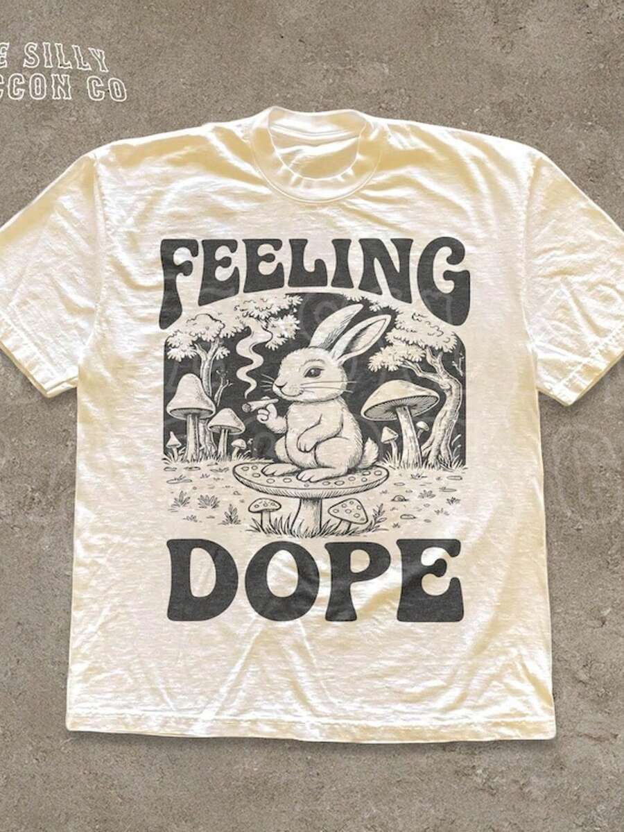 Feeling Dope Cottagecore Tee, Funny Rabbit Smoking In Mushroom, Retro 70s - 白色 - 查看 1