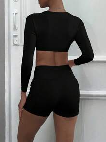 Set de 2 piezas: Top corto de manga larga con cuello de volantes rosa y shorts casuales de alta elasticidad para mujer - Negro - Ver 8