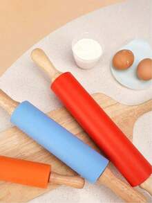 This Vibrant Rolling Pin Is A Must-Have Multi-Functional Tool For The Kitchen, Perfect For Home Kitchens, Baking Studios, And Cooking Classes. The Wooden Rolling Pin Features A Rotating Handle, Allowing 360-Degree Non-Stick Use For Making Dough, Pastries, Dumpling Wrappers, And Other Baked Goods. - Multicolored - View 3