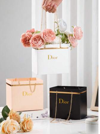 Valentine's Day Floral Gift Box With Chain Handle, Foldable 3D Bouquet Packaging Box, Gift Box, Made Of Thick Cardboard And Metal Chain, Sturdy, Waterproof, Suitable For Fresh Flowers, Dried Flowers, Handmade Gifts, Compact Folding Design, Simple And Elegant Style, Available In Multiple Colors, Suitable For Weddings, Birthday Parties