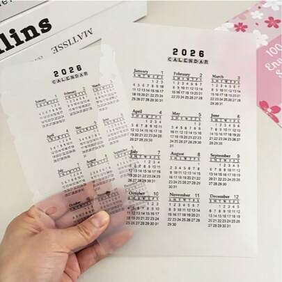 2026年 A5/A6 透明フロスト PP リーフィングプランナー - 月間&週間レイアウト、英語表記、A5/A6サイズ対応、丈夫なプラスチック交換可能プランナー、学校、オフィス、家庭の整理に最適 - ページの挿入と取り外しが簡単、年間表示、日常使用、2026年カレンダー&仕切りページ付き、フロストカバー、A5/A6バインダー対応