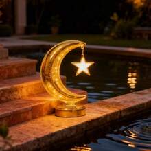Uma luminária dourada em formato de lua para o Ramadã, uma luminária decorativa para uma noite estrelada durante o Ramadã, adequada para decoração externa de casa, quarto e para criar um ambiente festivo durante o Eid Al Fitr (pilhas não incluídas).