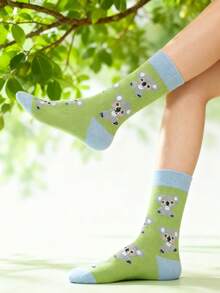 1 Đôi tất vải họa tiết gấu trúc xanh lá cây dành cho cả nam và nữ, tất dài đến bắp chân mềm mại, thoải mái, thời trang, dễ mặc hàng ngày và ngoài trời, thích hợp cho mùa xuân, thu và đông - màu xanh lá - Xem 3