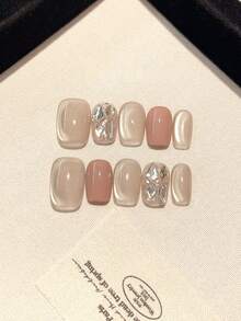 10片美拉德染色咖啡色手绘水钻网格闪亮钻石猫眼按压式短假指甲，新款秋冬短方形和圆形甜美别致美甲，适合作为送给女性和女孩的礼物