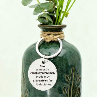 1pc Spanish Inspired Keychain, Religious Verse Engraved "Dios Es Nuestro Refugio Y Fortaleza, Ayuda Muy Presente En Las Tribulaciones", Durable Stainless Steel Material Pendant, Elegant And Decorative, Great Gift For Friends, Family, Suitable For Gatherings, Dinners, Birthdays, Christmas