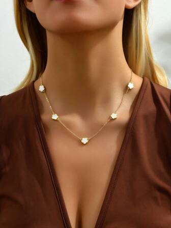 1 pieza Collar de cadena con cinco flores minimalista y elegante, adecuado para uso diario, citas, vacaciones y como regalo