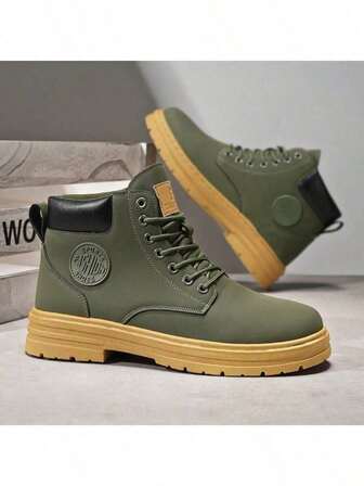 男士户外登山靴，透气舒适防滑靴适合散步、远足、春秋冬，可搭配牛仔裤