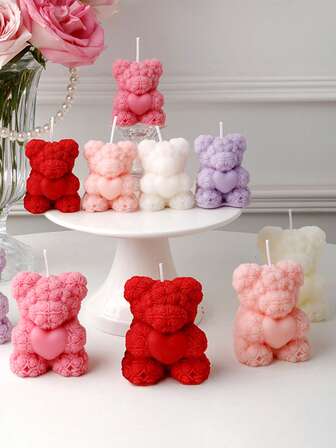 1pc Rose Bear Aromatherapy Candle, Individually Packaged As A Gift. It Is A Gift That Combines Both Aesthetics And Fragrance. The Romantic Rose Elements Are Combined With The Cute Bear Shape.