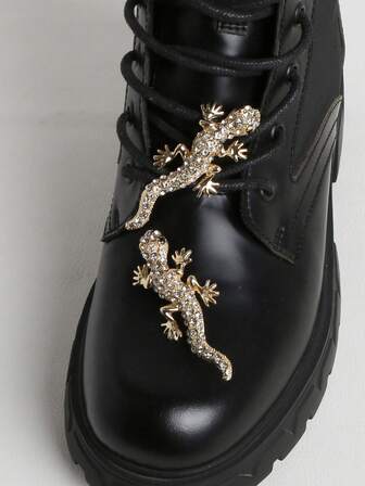 2pcs Gold Rhinestone Cute Gecko Metal Decor, Fashion Elegant Classic Adorable DIY Sneaker Decoration, Suitable For Stylish Sexy Ladies Date Shoes, Boots, Sportswear Laces, Clothing Brooch, Bag & Home Accessories, Multifunctional Decorative Set