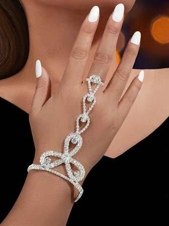 1 Pc Glamorous Rhinestone Decor Bracelet With Ring Hand Harness Prom Dating Party Wedding Bridal Jewelry, Hollow Rhinestone Bracelet, Rhinestone Bracelet With Rings For Daily Wear, Hand Accessories For Parties And Banquets, Wedding And Bridal Jewelry, Ideal Gifts