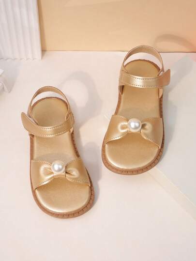 1 Pair Girls' Faux Pearl Decor Glossy Synthetic Leather Comfortable Breathable Open Toe Flat Sandals, Princess Style Children Shoes, Suitable For Daily Wear/Holiday Gatherings