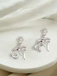 Mặt dây chuyền chữ cái bạc hình bong bóng dễ thương, móc khóa - Mặt dây chuyền pha lê may mắn, chữ cái A-Z, bướm đính đá, phụ kiện tốt nhất cho túi xách và móc khóa - Mặt dây chuyền hợp kim sáng bóng cho túi xách và ba lô, món quà hoàn hảo cho sinh nhật và các dịp đặc biệt, móc khóa vòng đeo túi xách, ba lô, xe hơi, quà tặng phù hợp cho hẹn hò, kỳ nghỉ, tham dự hội nghị, học tập, làm việc, cắm trại, dã ngoại, có thể dùng làm phụ kiện ví và túi xách, quà tặng ngày Valentine. - Nhiều màu - Xem 5