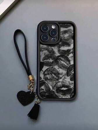 Nouvelle étui de téléphone haut de gamme texturé et épais anti-chute avec imprimé lèvres, dragonne amovible en forme de cœur, charm de téléphone DIY, pendentif à gland, dragonne courte