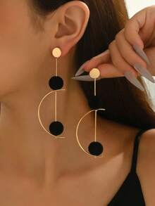 1 Pair Vintage Minimalist Multi-Functional Creative Long Earrings, Geometric Half-Circle With Black Ball Pendant, Suitable For Women To Wear In Daily, Festival, Party And Other Occasions - Multicolor - View 5