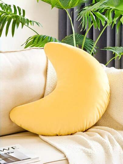 天鹅绒月亮抱枕，超柔软舒适，清新怡人，是卧室、客厅沙发及其他家居装饰的完美之选。馈赠亲朋好友的温馨礼物。