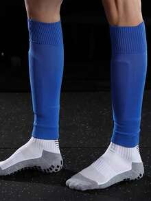 一套青少年足球护腿套+袜套，中筒防滑运动护腿套，采用涤纶针织面料，适合12岁及以上男孩女孩穿着。 - 彩色 - 查看 3