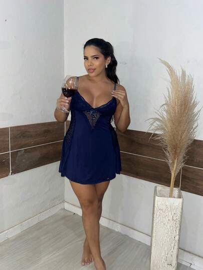 Camisola de Renda Feminina – Delicada, Confortável e Sexy