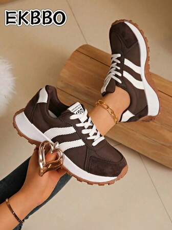 2025新款经典休闲系带运动鞋，纯色轻便软底户外多功能休闲鞋，舒适百搭，适合学生、跑步、徒步、散步等多种场合。