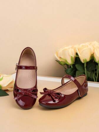 1双时尚优雅的儿童平底鞋，百搭新款女童鞋，适合春秋季穿着，饰有蝴蝶结设计