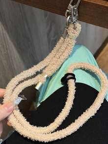 1条花卉毛绒手机挂绳，可调节斜挎蓬松花朵手机带，优雅奢华手机壳链，秋冬蜜蜂相机肩带