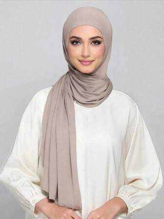 1件装速戴针织头巾，采用柔软透气、不易起球的面料制成。系带式头巾。适合穆斯林全年日常佩戴。