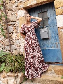 Faeriesty Vestido maxi de gasa elegante estampado, diseño de escote en V profundo, mangas cortas abullonadas - Una mezcla perfecta de clásico y moderno, vestido de gala de longitud hasta el suelo, adecuado para bodas en la playa, fiestas de jardín, ceremonias al aire libre y cenas románticas. Fiesta de primavera - Café integral - Ver 11