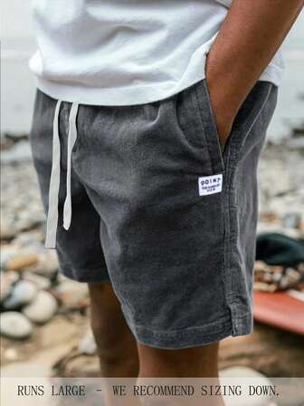 男士加大码灯芯绒纯色个性化标签口袋带抽绳休闲时尚百搭舒适通勤夏季短裤，emo，2000 年代风格