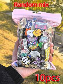 15/30/50/100 件混合风格胸针套装（无重复款式），金属合金别针和徽章，各种工艺品、款式、颜色、图案，包括可爱的卡通人物惊喜设计，数量越多种类越多，用于衣服、包包、鞋子的装饰，非常适合收藏，学生奖励或小礼物学校万圣节万圣节配饰教师节珠宝服装配饰包饰办公室配饰圣诞节 - 彩色 - 查看 20