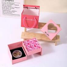 Caixa de Presente Sonhadora Eternal Love com Buquê de Rosas de 9 Peças (Tema Borboleta), com Caixa de Joias de Papel Vermelha, Preta e Rosa com Tampa, Caixa de Joias para Dia dos Namorados/Ano Novo - Multicolorido - Ver 4