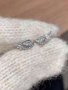 1对时尚银色锆石翅膀耳钉和心形十字架耳钉，奢华闪亮水晶几何耳夹首饰，女士礼物