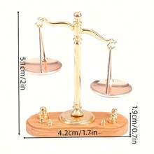 Mô hình cân bằng mini bằng vàng tỷ lệ 1:12 - Bản sao cổ có bánh răng hoạt động, cấu trúc kim loại, không cần điện, hoàn hảo để trưng bày cảnh/mô hình và trang trí máy tính để bàn, hoàn hảo cho các sự kiện lễ tốt nghiệp, phụ kiện nhà mini - Vàng - Xem 5