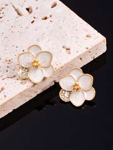 1 Pair Elegant Minimalist Floral Earrings, Versatile And Charming Korean/Japanese Style - White - View 2