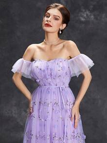Off-The-Shoulder 3D Embroidered Lace Wedding Dress With Delicate Straps And A Full Skirt - Mauve Purple - View 5