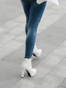 Bottes courtes à talons compensés et plateforme imperméables pour femmes, confortables et sexy. Nouvelles bottes à plateforme à semelle épaisse et imperméables pour la runway, automne/hiver - Blanc - Voir 4